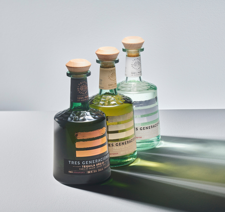 hot stamping on glass bottles img 002 valiant glass 202506131024