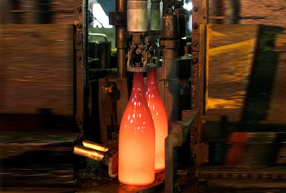 glass bottle img 000 valiant glass 202507111110
